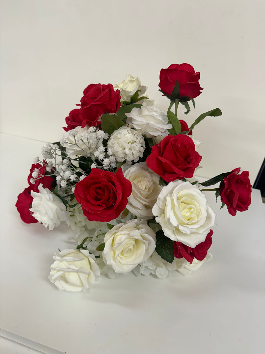 White Red Faux Flower Display (Collection only)